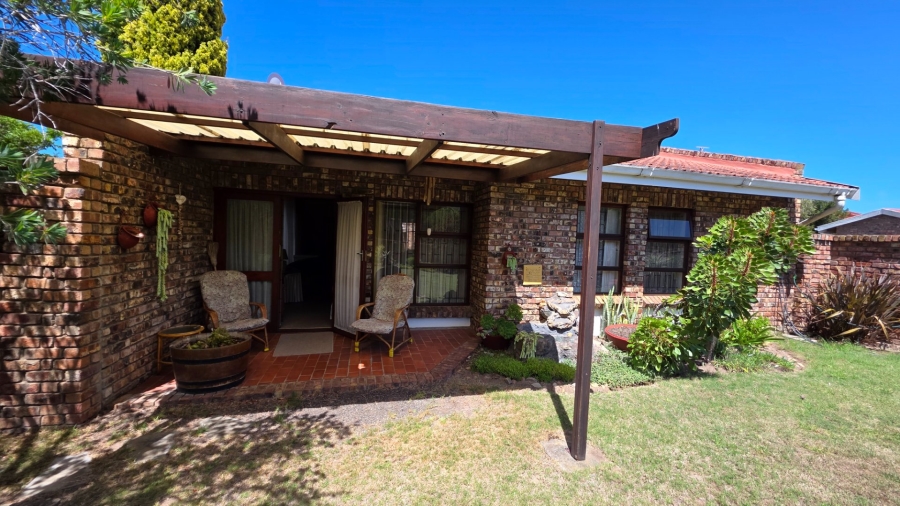 3 Bedroom Property for Sale in Hartenbos Central Western Cape